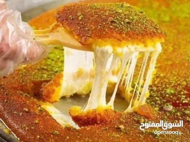 استعداد تام لتلبيه مناسباتكم مشغل حلويات الرمله