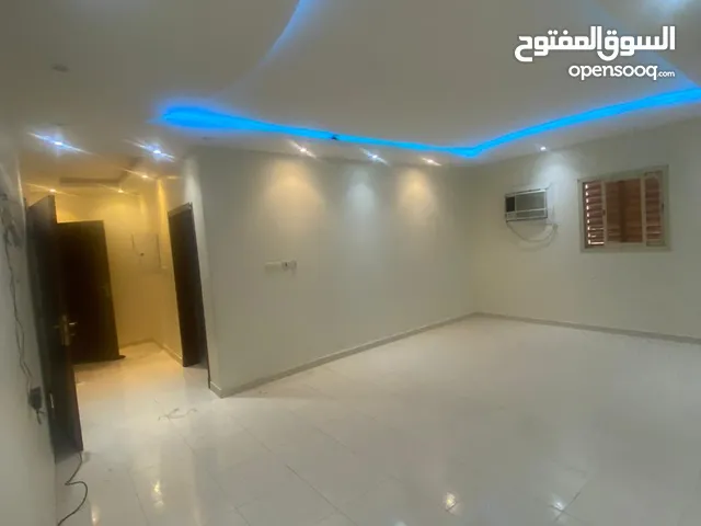 300 m2 4 Bedrooms Apartments for Rent in Al Riyadh Dhahrat Laban