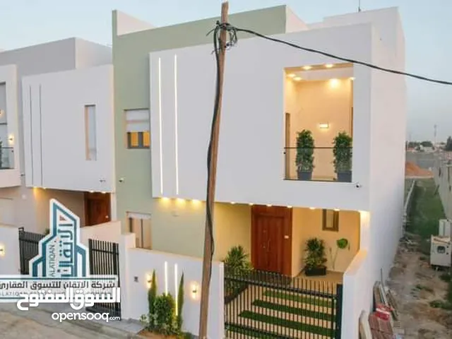 320 m2 5 Bedrooms Townhouse for Sale in Tripoli Janzour