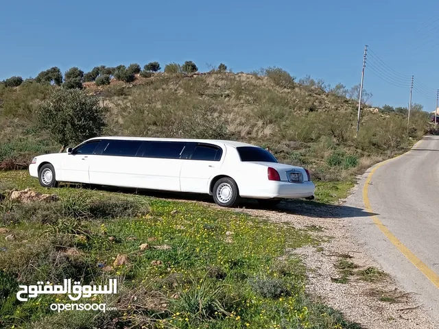Used Lincoln Town Car in Amman