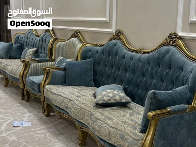 كراسي مع طاوله تلفزيون للبيع
