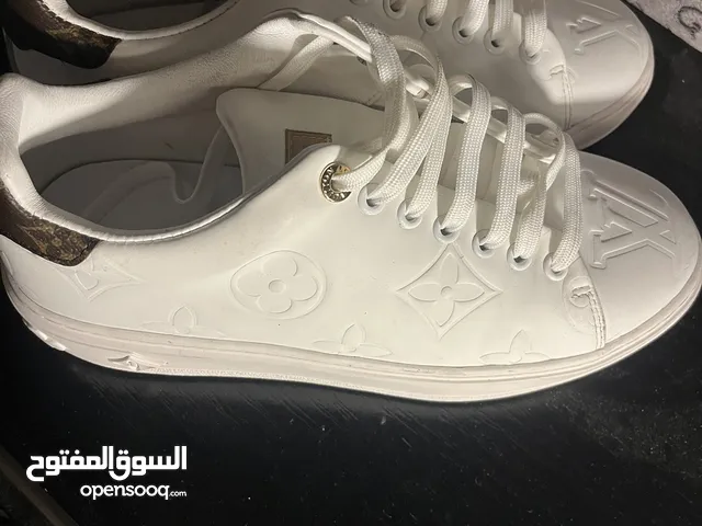 White Sport Shoes in Amman