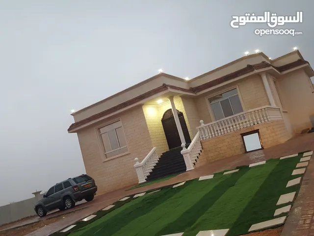 250 m2 4 Bedrooms Townhouse for Rent in Dhofar Salala