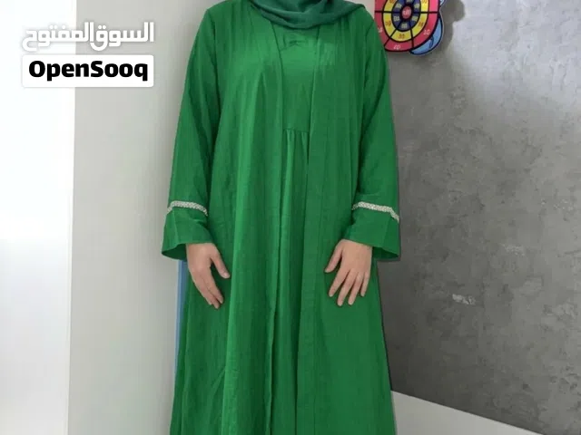 فساتين للبيع بأسعار لطيفة
