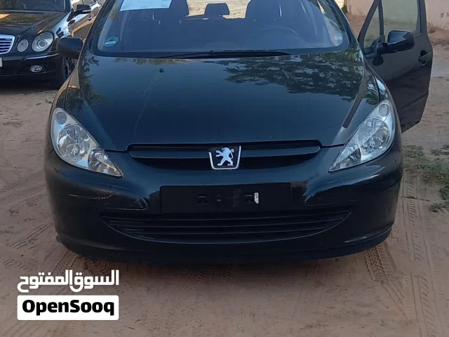 2004 بيجو 307 Base