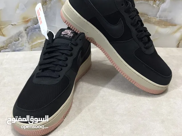 حذاء نايكي رجالي اسود