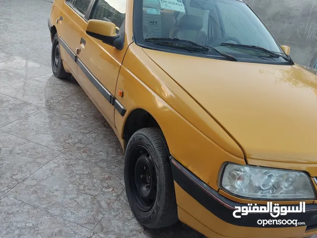 Sedan Peugeot in Basra