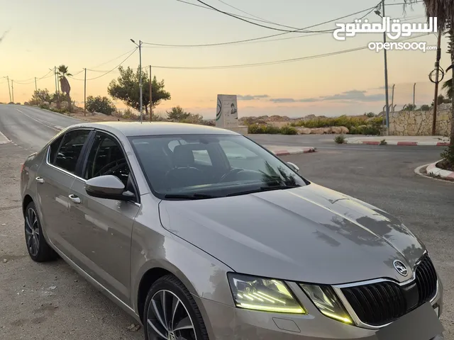 سكودا اوكتافيا  2017 ترخيص 2017 مطور 2000 ديزل  تماتك  لورين كلينتت