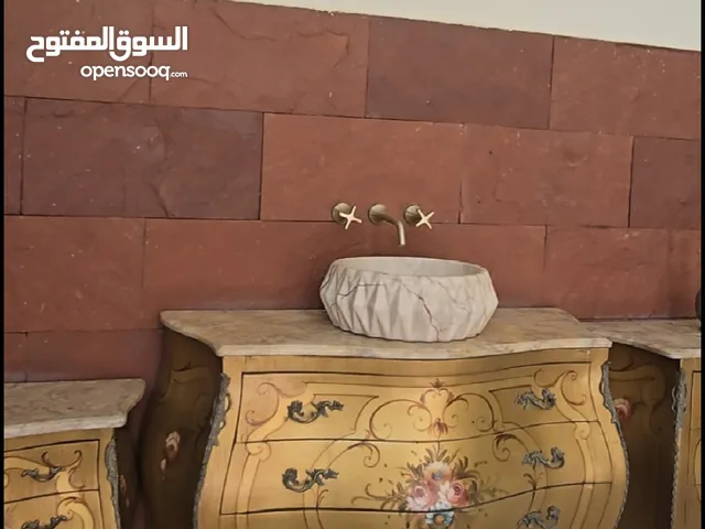 للبيع حجر عنابي واسود