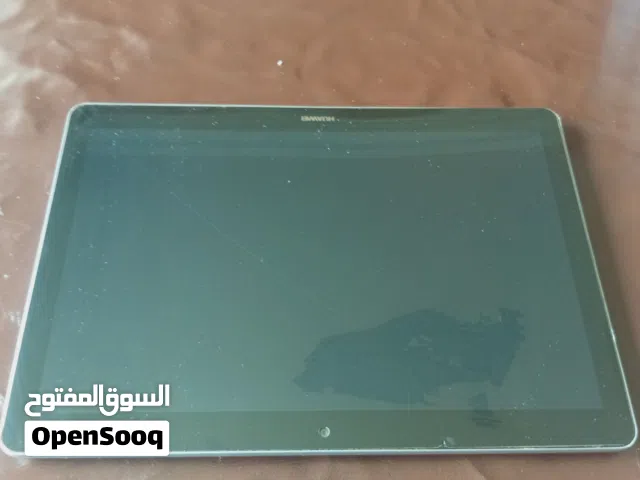 تابلت هواوي مستعمل بحالة ممتازة فقط مكسورة شاشة الحماية كسر بسيط و صغير
