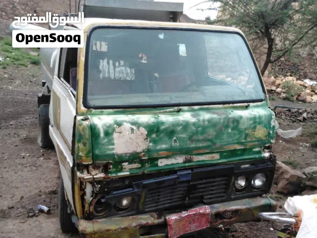 شراء جميع السيارات الخرده والابواب حق المحلات  اي سياره خرده منتهبه مش محتاج لها اشتريه بسعر مناسب