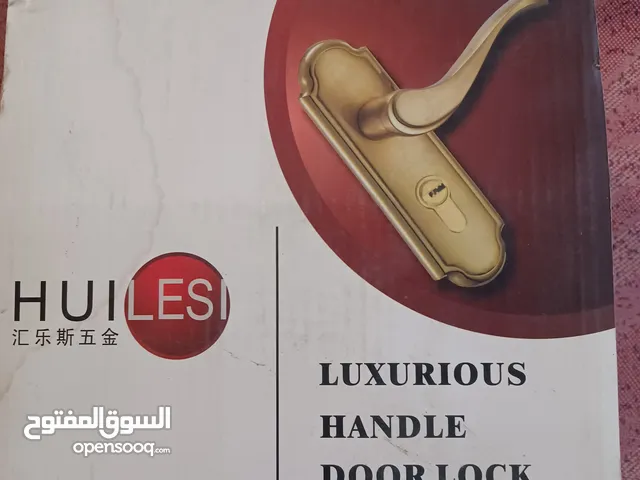 اقفال أبواب جديده بالكرتون +صبانات للبيع
