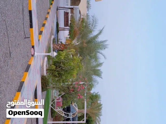 اقرا الوصف أنا مجرد ناشر للاعلان تواصل على الرقم في وصف الإعلان