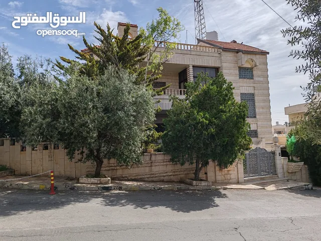 فيلا نظام امريكي خلف الجامعه الاردنيه مرفق صوره بالوصف