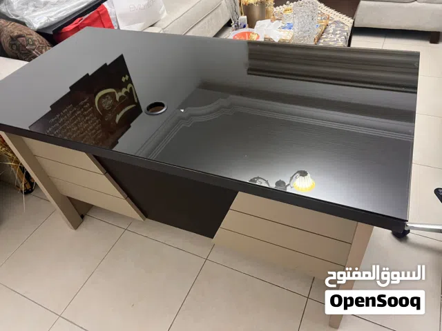 مكتب شبه جديد للبيع والتسليم فوري من الموقع