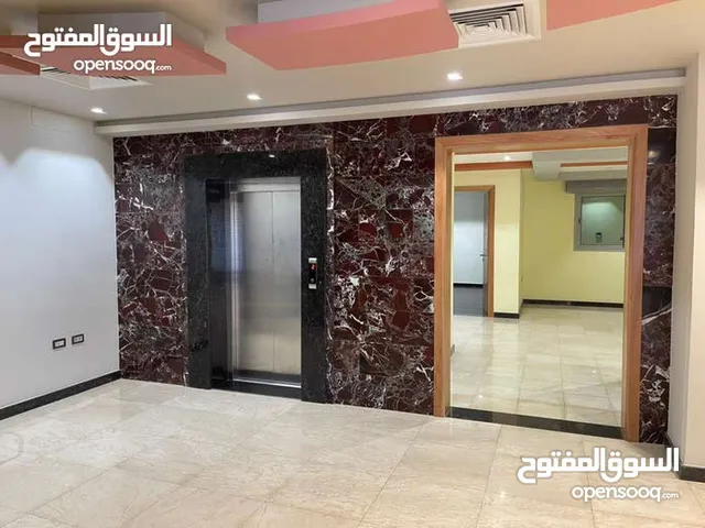 مبناء إداري  للبيع