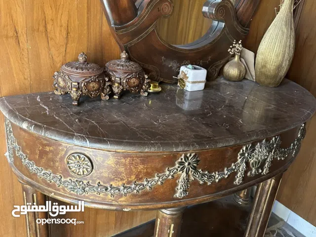 كونسول فخم للبيع