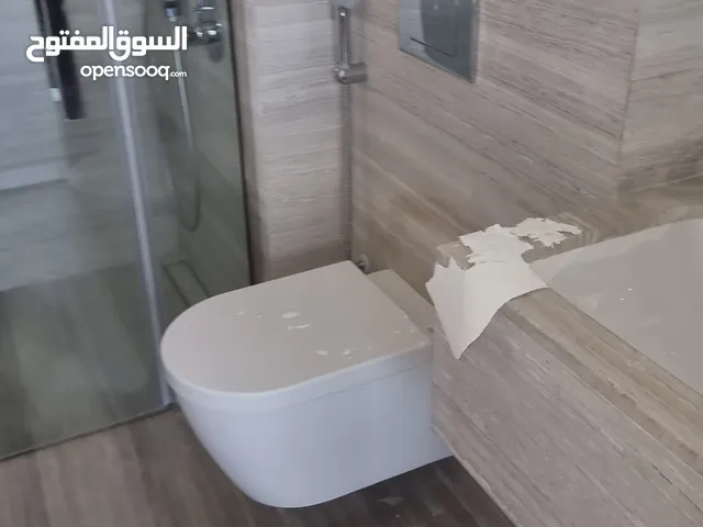 اكسسوارات حمامات و ابواب المنيوم و خشب للبيع
