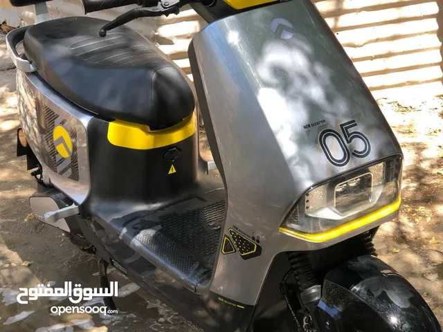دراجة شحن سرعة 110 حقيقي عل تجربة استعمال شهر كاملة ملحقات جادر غطاء مع مرايات يمين يسار نظافة 100٪