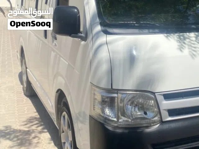 للبيع باص مع عقد مدرسه