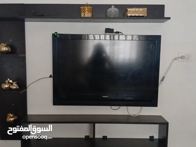 تلفزيون بيكو للبيع شغال 100٪ مع الديكور كامل 45دينار