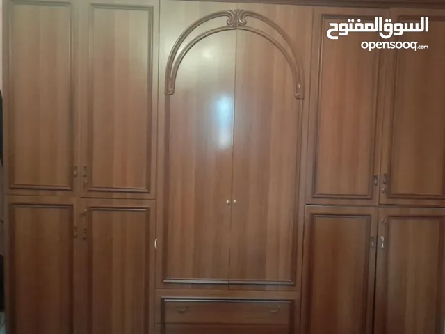 دولاب مهني ايطالي مستعمل استعمال نظيف