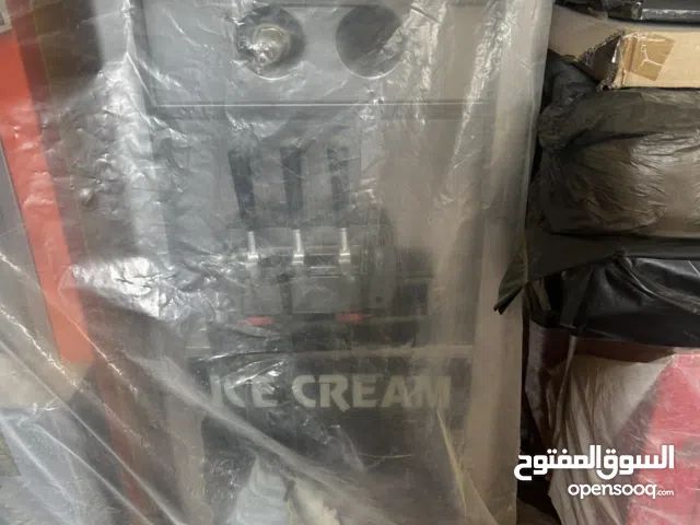 ثلاجة إسكريم للبيع تشتغل بس يبالها تنظيف