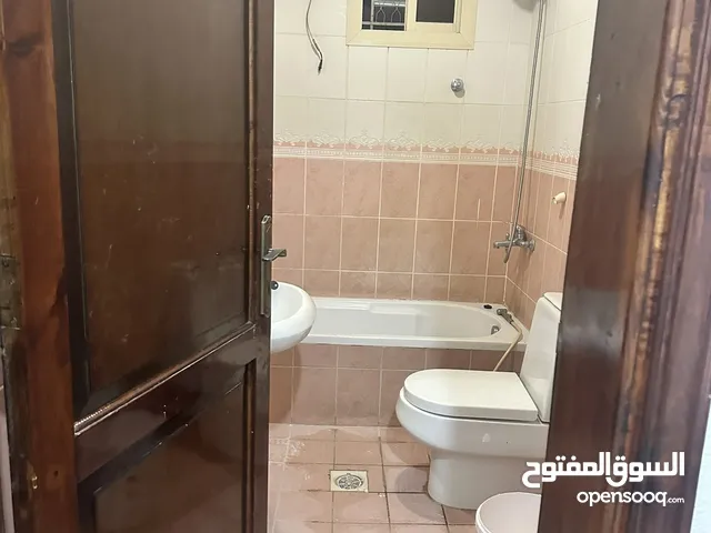 82 m2 3 Bedrooms Apartments for Rent in Al Madinah Bani Dhafar