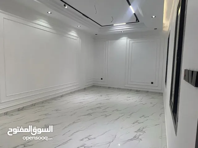 227 m2 5 Bedrooms Apartments for Rent in Al Madinah Ad Difa