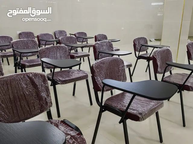 كرسي محاضرات اوفال منجد ذراع متحرك للمراكز الثقافية والقرآنية