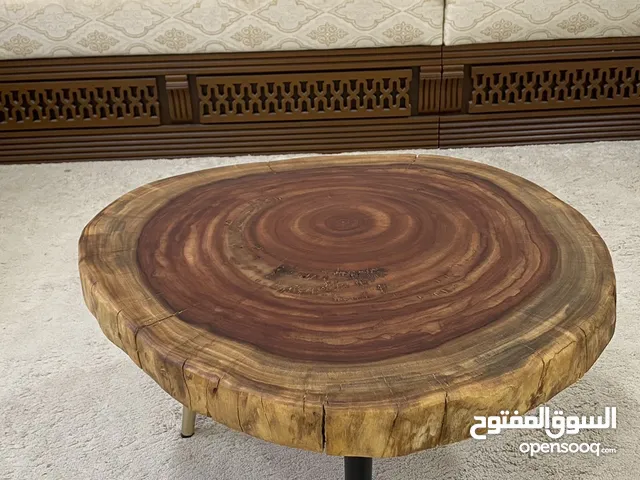 طاولات خشبيه