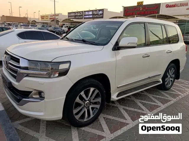 2019 تويوتا لاند كروزر Grand Touring