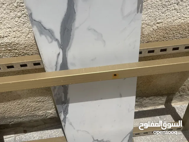 سده مع رفوف