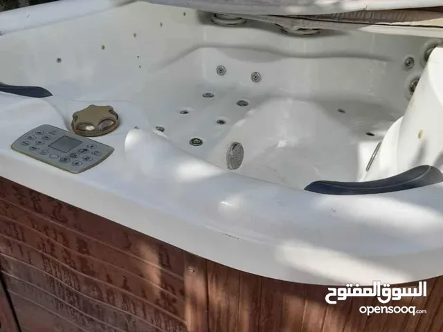 جاكوزي مستخدم للبيع  بحاله ممتازه