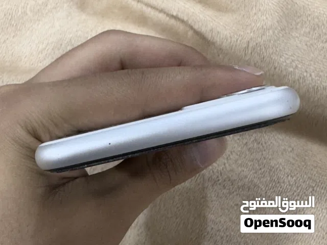 Apple iPhone 11 128 GB in Basra