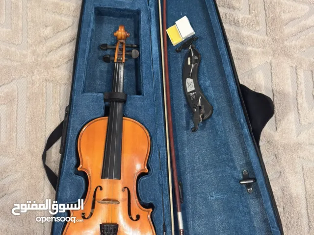 كمان Niera كوري للبيع ، مستعمل نظيف حالته جيدة جداً ، نقصة اوتار فقط الاوتار