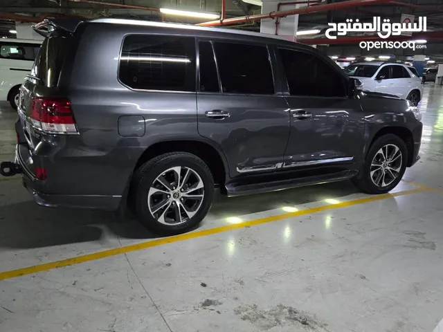 LAND CRUISER - VXR - FULL OPTION - 2020 - FAMILY DRIVEN