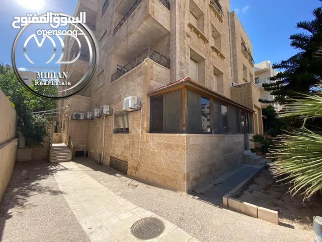 250 m2 5 Bedrooms Apartments for Sale in Amman Um El Summaq