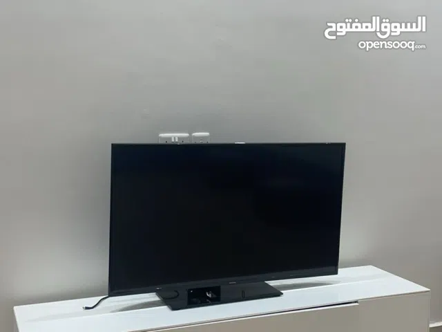 للبيع طاولة تلفزيون و تلفزيون