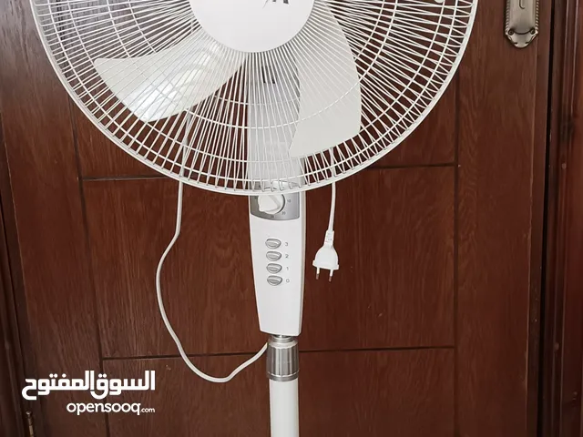 مروحة عمود ماركة SAMIX استعمال 10أيام بحالة ممتازة. خمس شفرات 18 انش