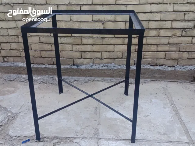 ميز حديد للبيع