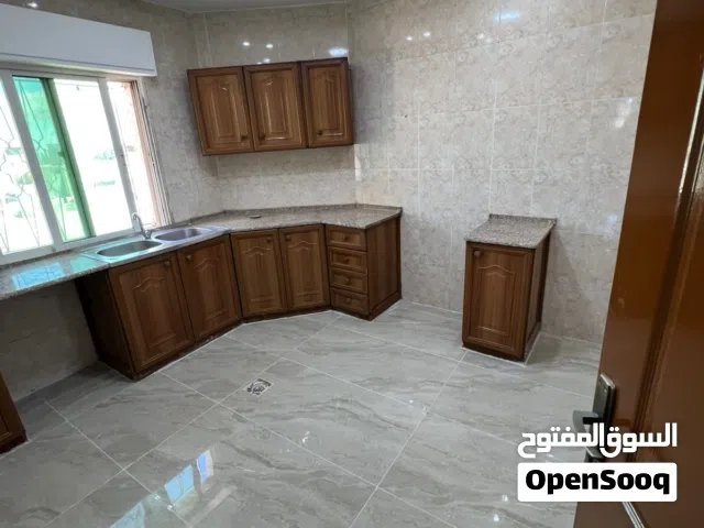 شقه لقطه لقطه للبيع في اجمل مناطق عمان الغربيه ضاحيه الرشيد قرب الكلية العلمية