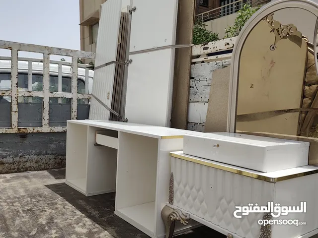 السلام وعليكم نجار فتح +نقل +شد +صيانه جميع انواع الغرف داخل البصره فقط