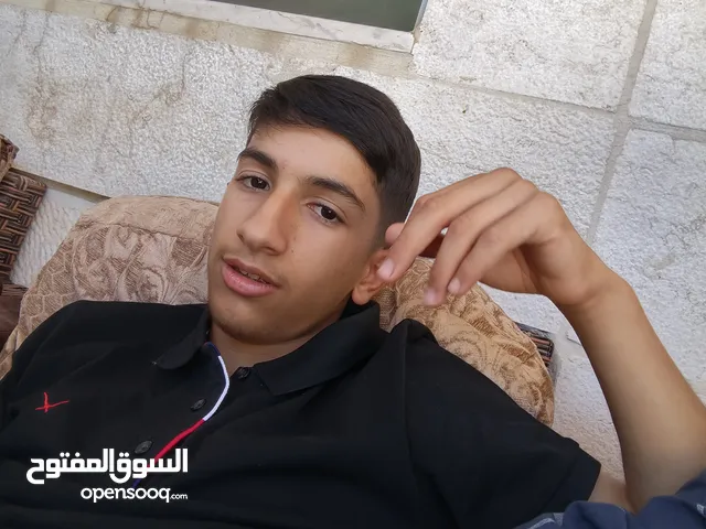 كلب جميل وجيد بحالة الوكالة لسة هسة طلع