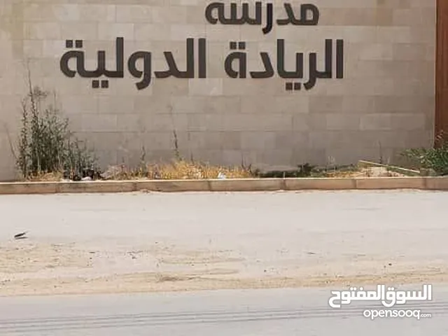 فيلا عظم في كامباوند خلف مدرسة الريادة الدولية