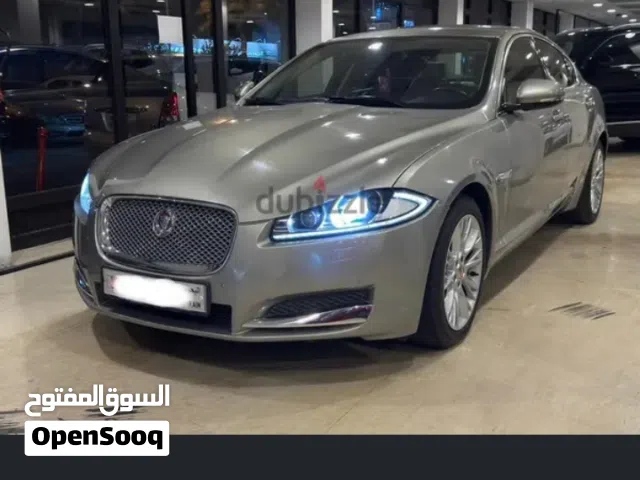 2015 Jaguar XF Premium Luxury