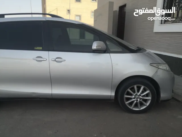 Used Toyota Previa in Al Riyadh