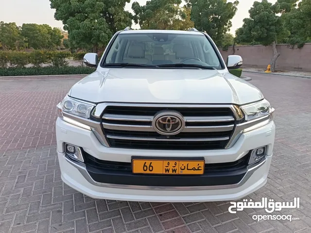 تويوتا لاندكروزر VXS خليجي عمان بحالة ممتازه