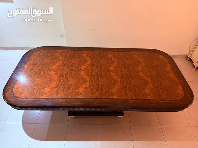 Elegant Wooden Dining Table – طاولة طعام خشبية فخمة – AED 1,000