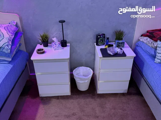 غرفة نوم مع موكيت (السريع) مع مكتب